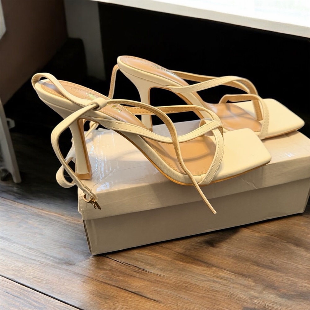Women's Strappy Square-Toe Heeled Sandals in Cream